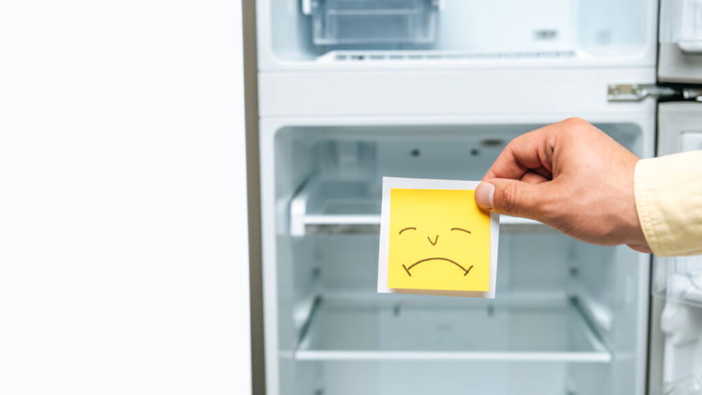 Estalos na geladeira de madrugada: entenda o barulho e saiba quando agir - Imagem do artigo