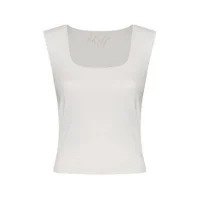 Jaqueta de gola alta: o item de inverno que está conquistando o guarda-roupa das mais estilosas