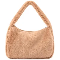 Bolsa felpuda é a grande aposta e marca o inverno 2026 nas semanas de moda