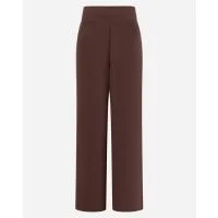 Azul e marrom: aprenda a combinar as cores mais estilosas do momento