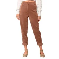 Calça de veludo promete dominar o guarda-roupa no inverno 2026