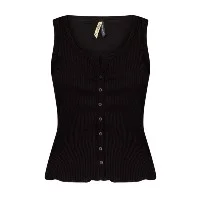 Clogs voltam com tudo em 2026: veja como usar esse sapato polêmico e confortável