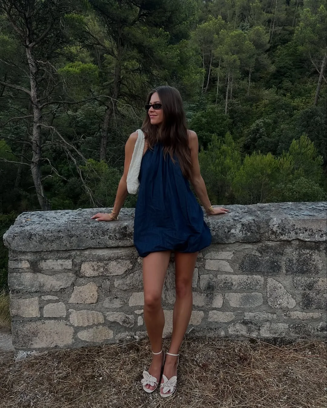 Vestidos que vão dominar 2026: conheça as tendências imperdíveis para arrasar no visual