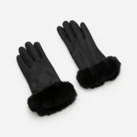 Luvas dominam as passarelas e ruas como a tendência indispensável do inverno 2026