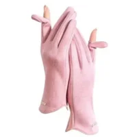 Luvas dominam as passarelas e ruas como a tendência indispensável do inverno 2026