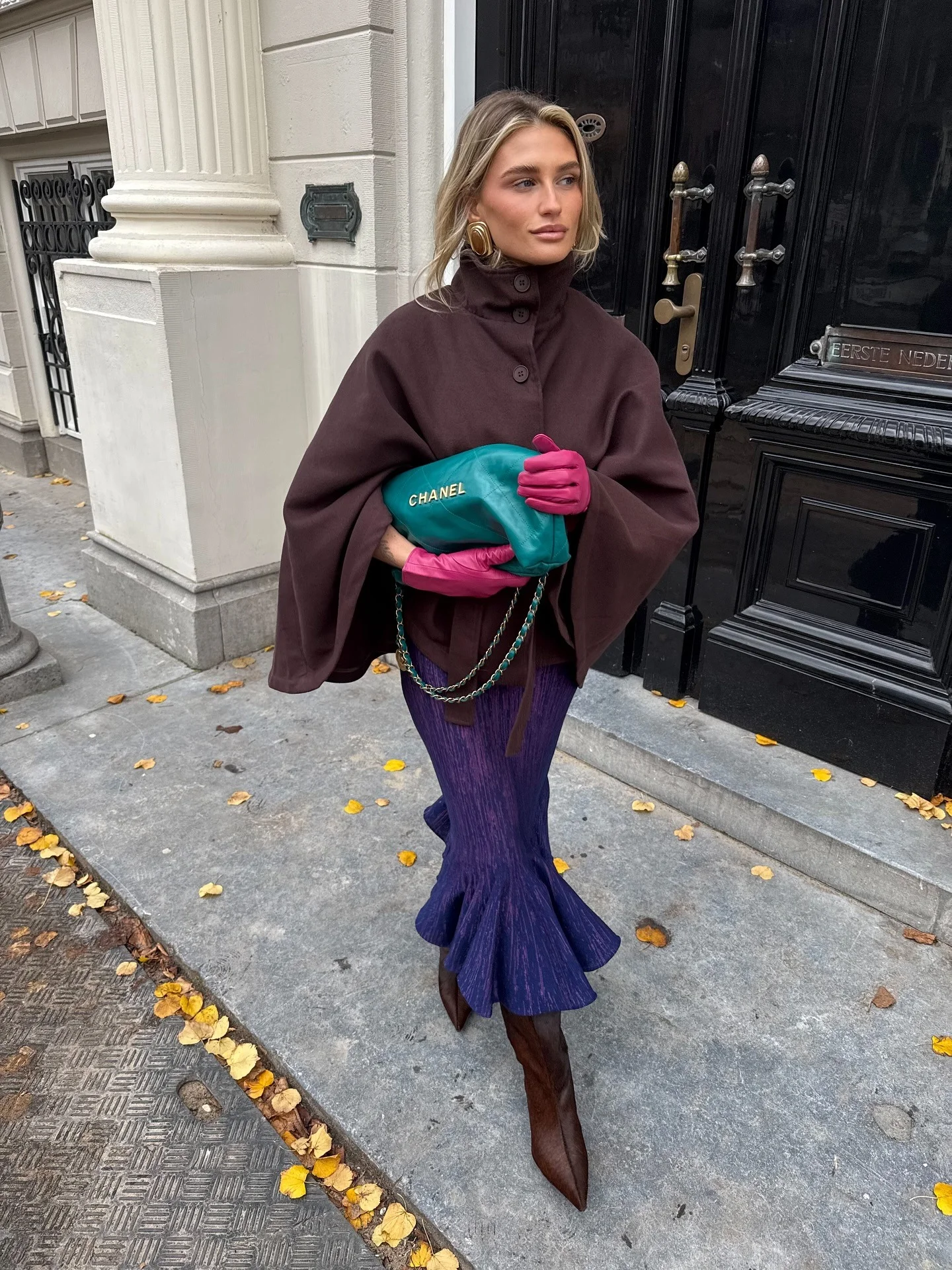 Luvas dominam as passarelas e ruas como a tendência indispensável do inverno 2026