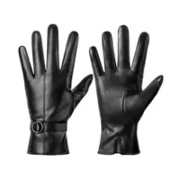 Luvas dominam as passarelas e ruas como a tendência indispensável do inverno 2026