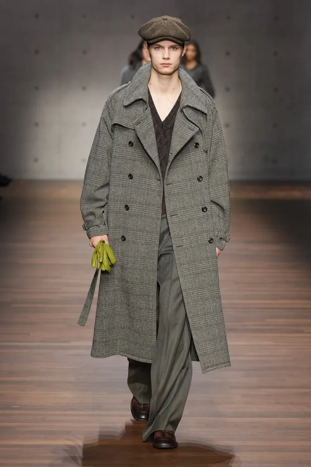 Luvas dominam as passarelas e ruas como a tendência indispensável do inverno 2026