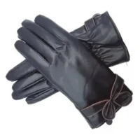 Luvas dominam as passarelas e ruas como a tendência indispensável do inverno 2026