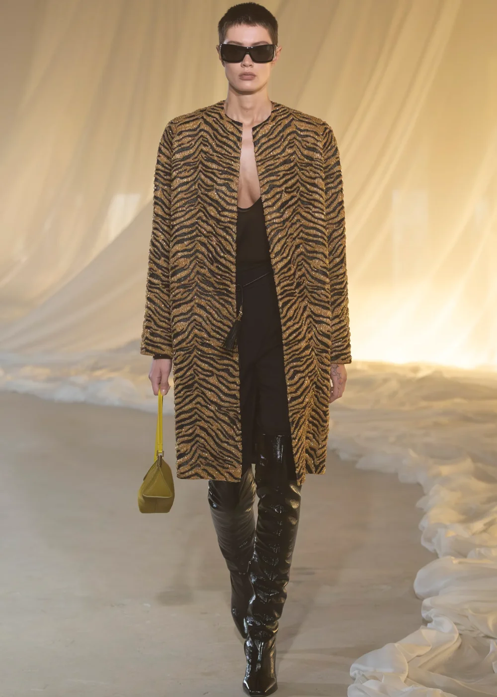 Sobretudo animal print: a aposta que vai dominar o inverno 2026