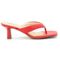 Jaqueta de gola alta: o item de inverno que está conquistando o guarda-roupa das mais estilosas